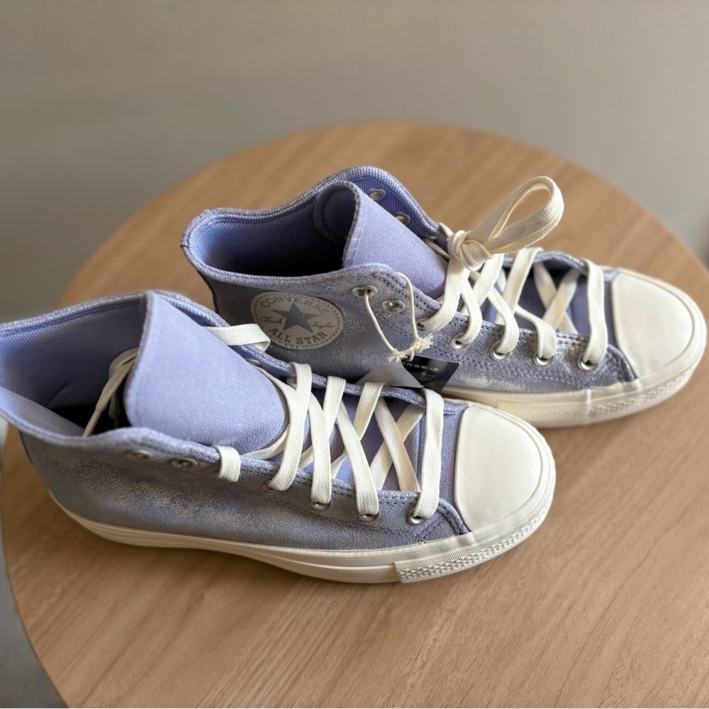 Converse High-Tops in Lilac/Silver - Picture 3 of 7